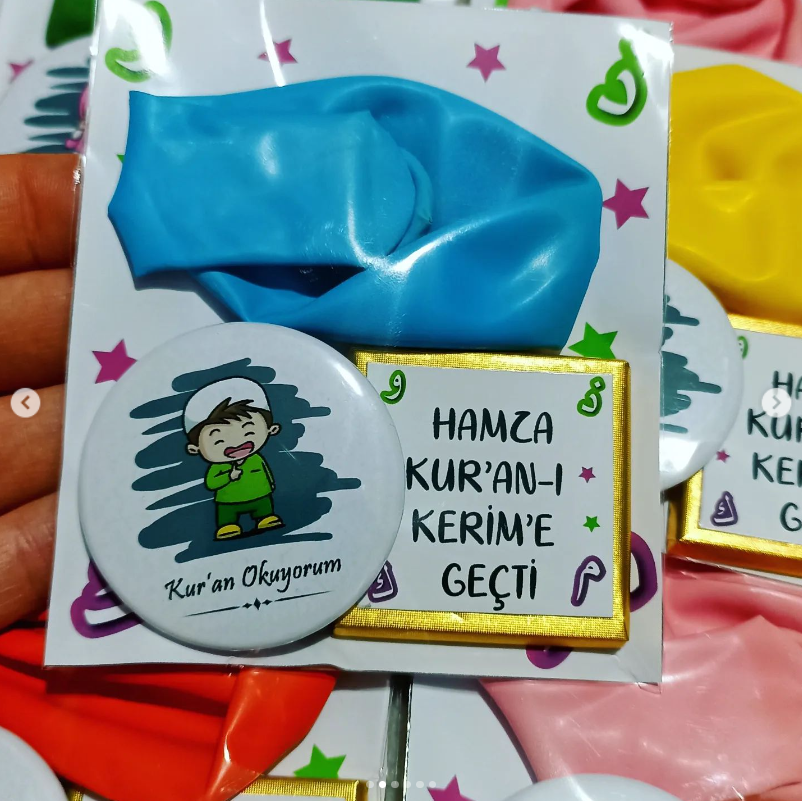 Artık Kur’an Okuyorum Temalı Erkek Hediyelik Paket (Rozet-Çikolata-Balon)